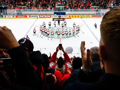 Eishockey-WM in der Schweiz – die besten Bilder der Gruppenspiele - Neue Zürcher Zeitung