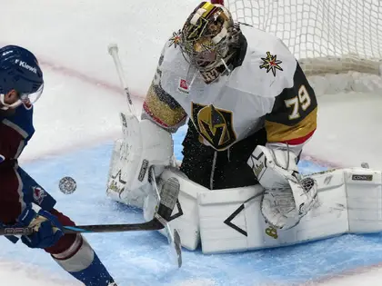 Im Halbfinal-Duell mit Colorado: Schmid-Konkurrent Hart hext Golden Knights zum Auftaktsieg