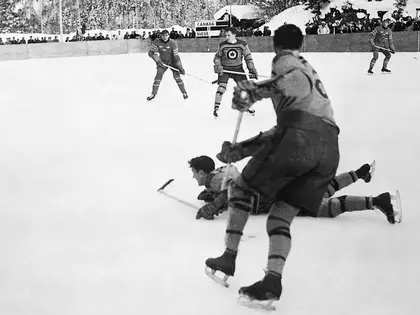 Schmelzendes Eis und ein blutender Goalie: Anekdoten aus 98 Jahren Schweizer Eishockey-WM - Tages-Anzeiger