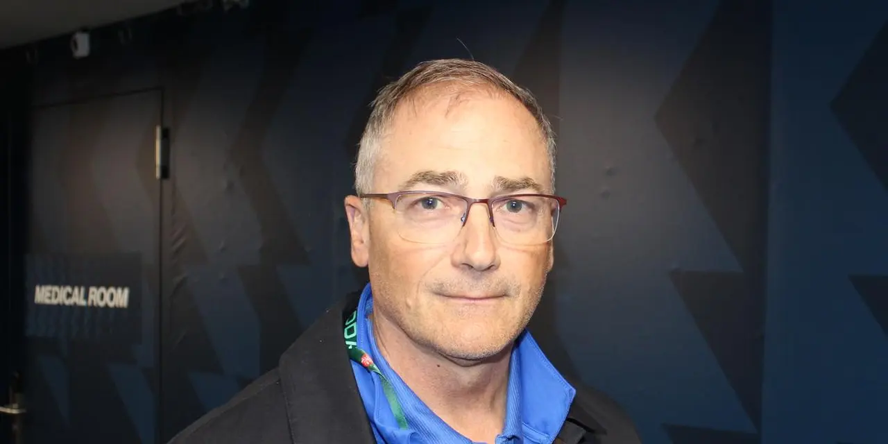 "Nous sommes fiers d'être devenus champions olympiques", clame l'ex-gardien américain John Vanbiesbrouck