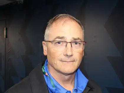 "Nous sommes fiers d'être devenus champions olympiques", clame l'ex-gardien américain John Vanbiesbrouck