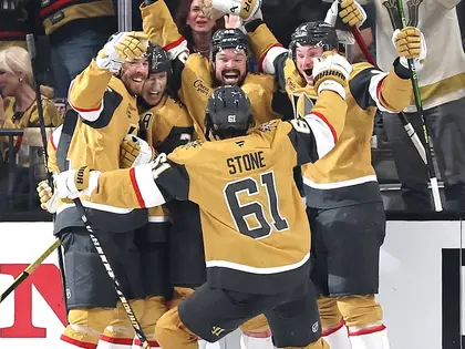 Vegas completa una grande rimonta ed è a un passo dalla finale, Avalanche sotto 3-0