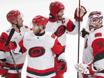 Bei Premiere in der Fremde: Hurricanes legen im Playoff-Halbfinal erstmals vor