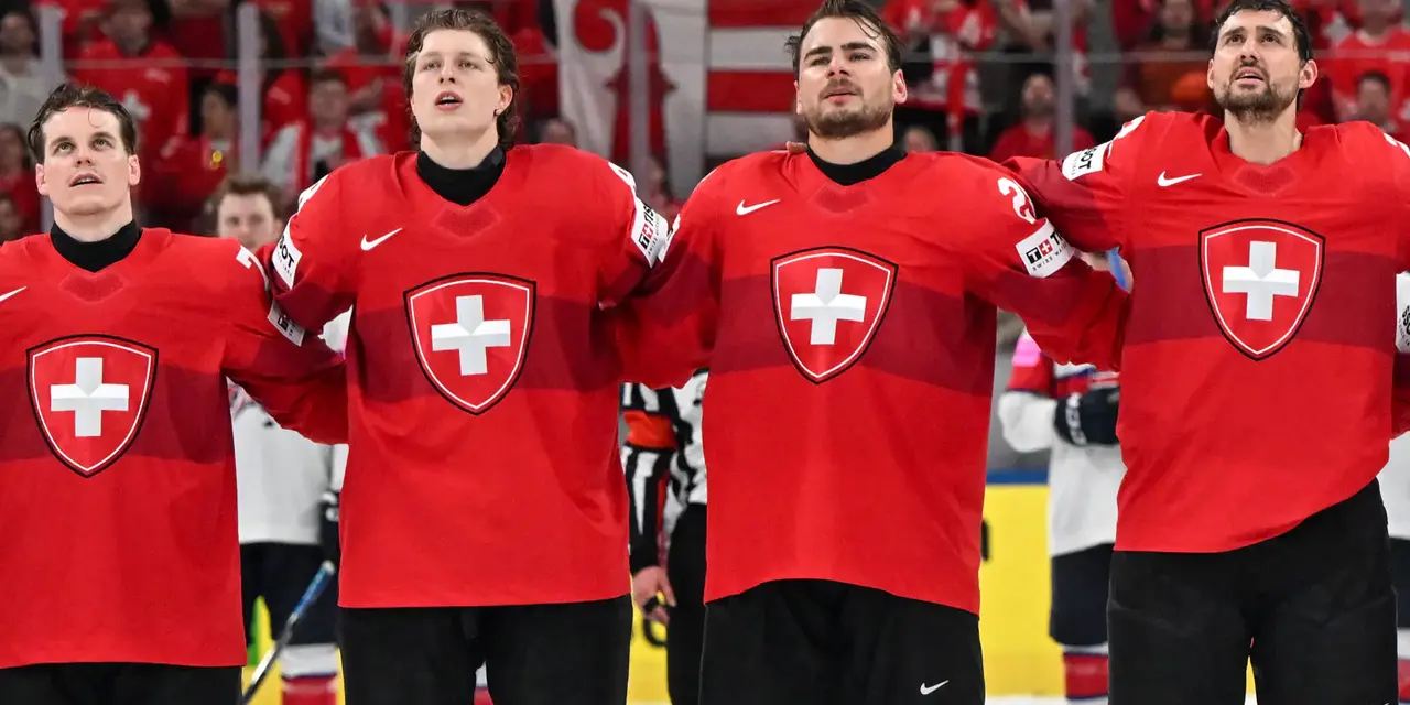 Keiner singt lauter: Bei der Hymne wird Nati-Star Knak zum Italo