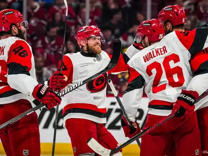 Gli Hurricanes vincono ancora e sono a un passo dalla finale, Habs con le spalle al muro