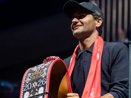 «Une légende parmi nous»: Roger Federer a lancé le match Suisse - Suède