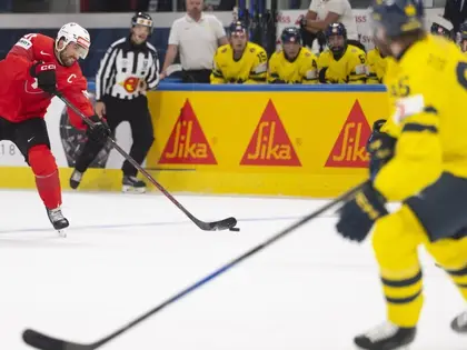 Mondial de hockey: la Suède mène 1-0 face à la Suisse, un deuxième but refusé. Le match en direct
