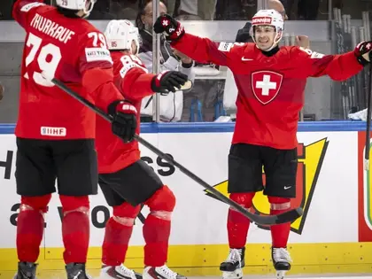 Mondial de hockey: la Suède mène 1-0 face à la Suisse, un deuxième but refusé. Le match en direct