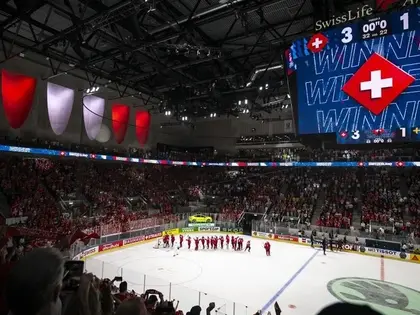 So ausgelassen und freudig war die Stimmung am Viertelfinal der Schweizer Eishockey-Nati