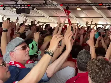 Party-Stimmung nach Final-Einzug: Gänsehaut-Moment – Nati-Fans singen «W. Nuss vo Bümpliz»