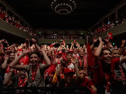 Eishockey WM 2026: Die Schweiz feiert Silber im Zürcher Volkshaus - Neue Zürcher Zeitung