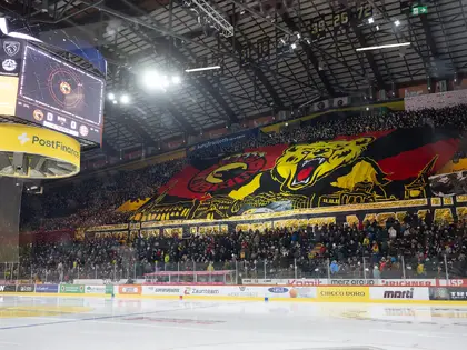 Après un match à Berne: Un fan de hockey condamné pour avoir lancé un engin explosif dans la foule