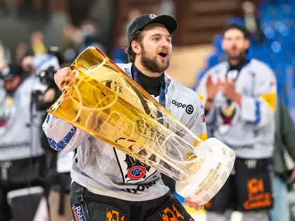 Hockey sur glace: Du mouvement à Ajoie, qui signe un champion fribourgeois