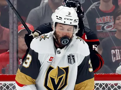 Schock im Stanley-Cup-Final: Puck ins Gesicht – Vegas-Spieler landet im Spital