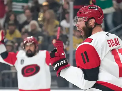 Coupe Stanley: Carolina égalise à 2-2 face à Las Vegas