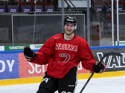 NOUVELLE TÊTE – Nate Schnarr, le centre complet qu’Ambrì espère transformer en pièce maîtresse