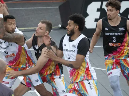 Fribourg ou Lausanne, c’est du pareil au même. Les Jurkovitz et Kazadi ont à nouveau perdu en demi-finale de «leur» tournoi - La Liberté