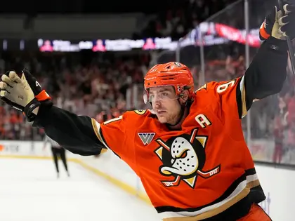 Anaheim pareggia l’offerta dei Flyers e rende Leo Carlsson il giocatore più pagato di sempre