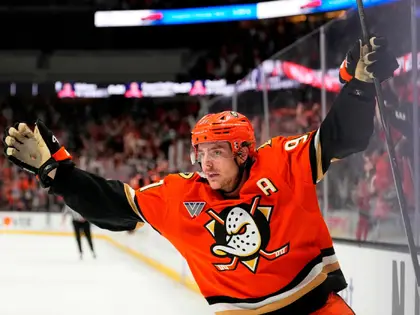 Hockey sur glace. Leo Carlsson, l'homme qui vaut 18 millions, reste à Anaheim - La Liberté